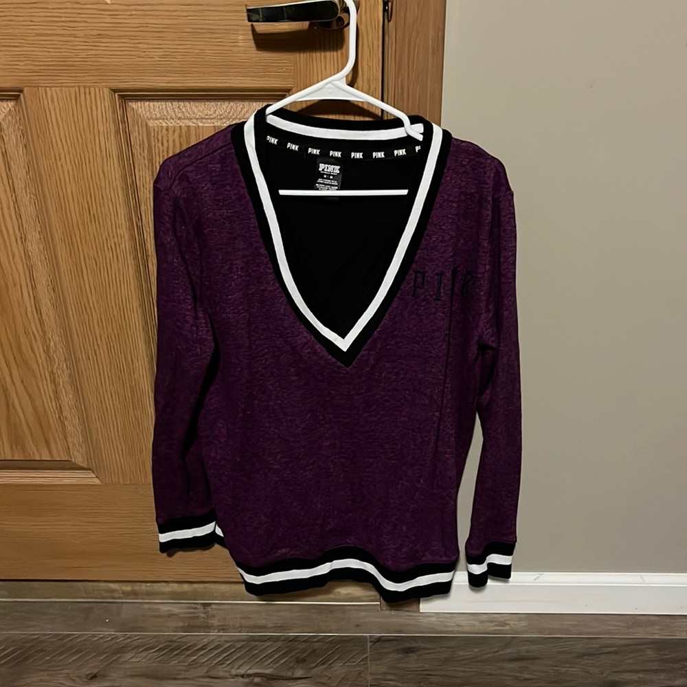 Maroon Victoria’s Secret pink sweater. Size medium.